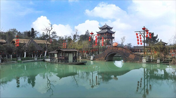 邛崃中国酒村---醉乡倩影.jpg