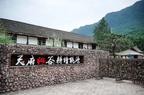 寻一处山水别院，不惊不扰，诗意回归乡村